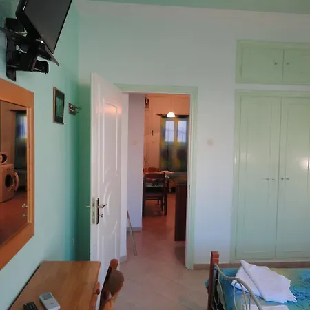 Apartamento Apergis Hermópolis