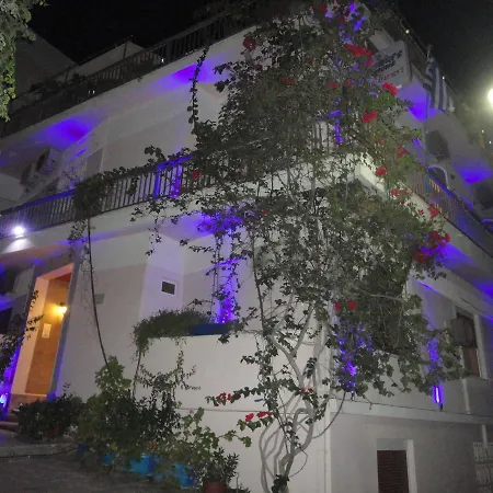 Apergis Apartamento *