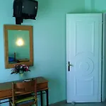 Apergis *
