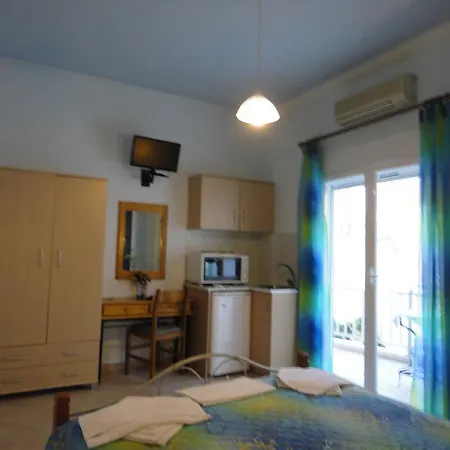 Apergis * Ermupoli
